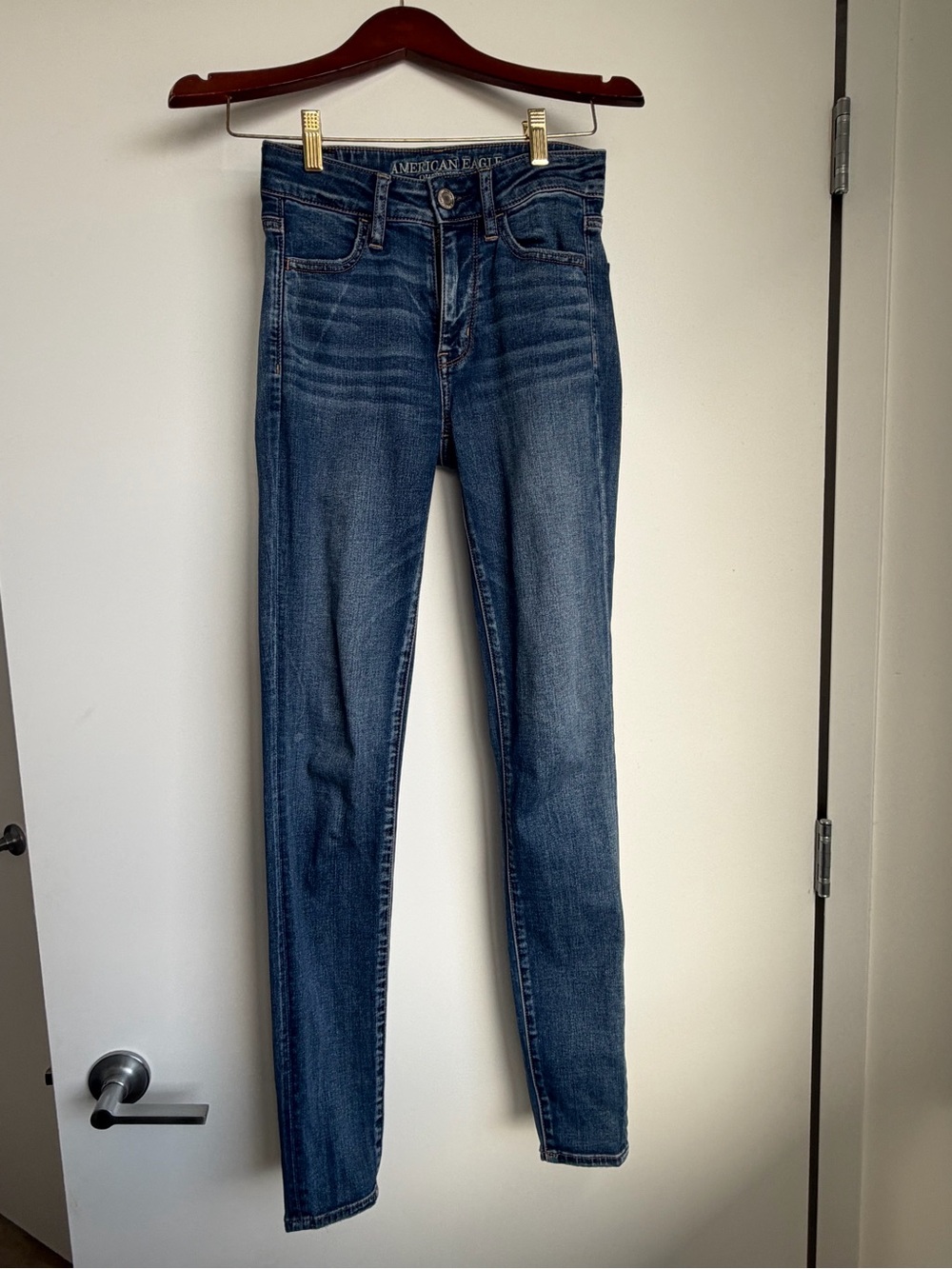 American Eagle Outfitters Women's Medium Wash High-Rise Skinny Jeans